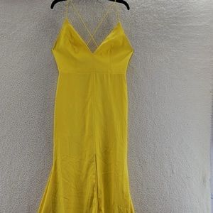 Aidan by Aidan Mattox VNeck Mermaid Gown Women's 10 Lemon Solid Back Zip Closure